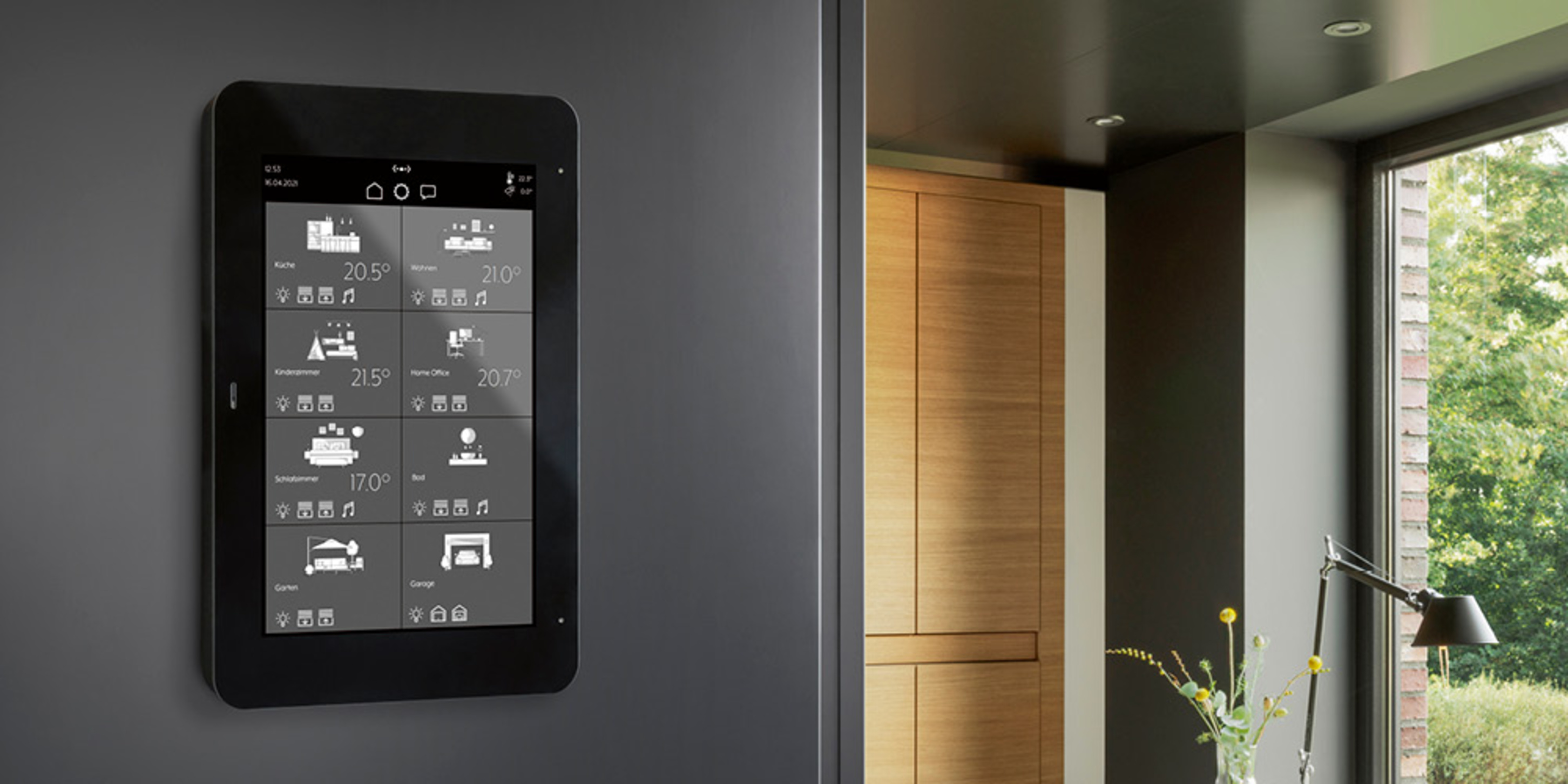 JUNG Smart Panel 8 bei Elektrotechnik Ettl Fabian in Obertraubling