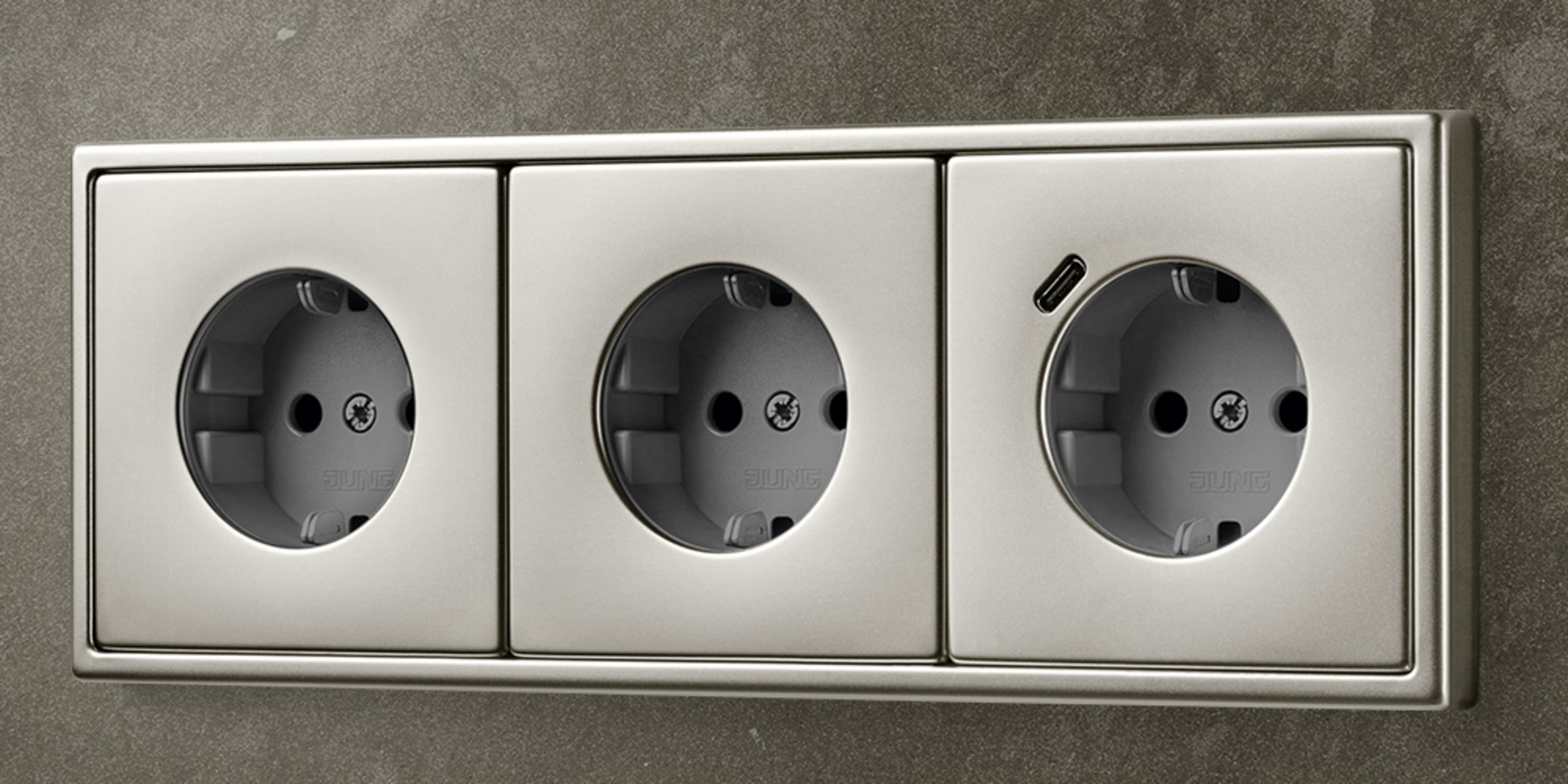 SCHUKO® Steckdosen mit USB bei Elektrotechnik Ettl Fabian in Obertraubling